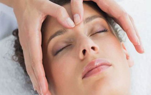 Enhance Your Beauty with Precision Eyebrow Threading and Relaxing Massage